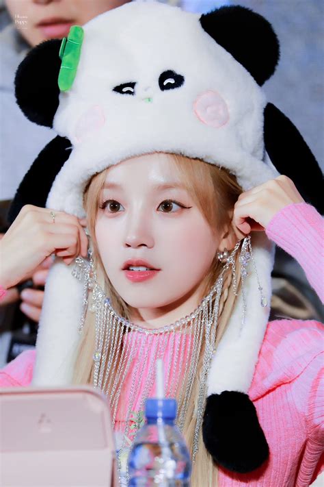 Yuqi backstage : r/Yuqi