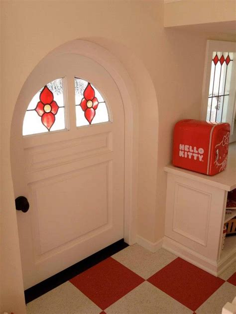Porta de entrada - Playhouse Hello Kitty | Portas de entrada, Casa da ...
