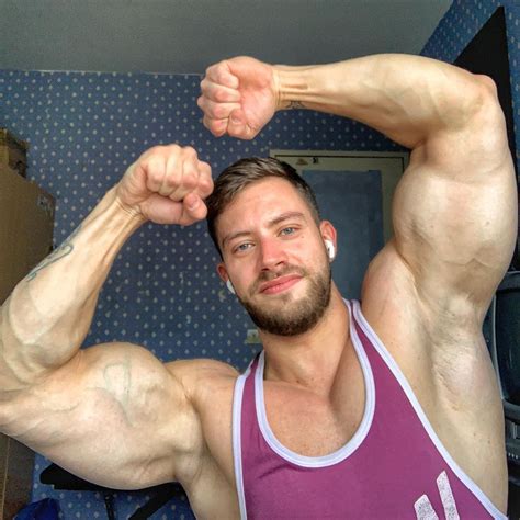 Gary Muller – @aron1265 on Tumblr