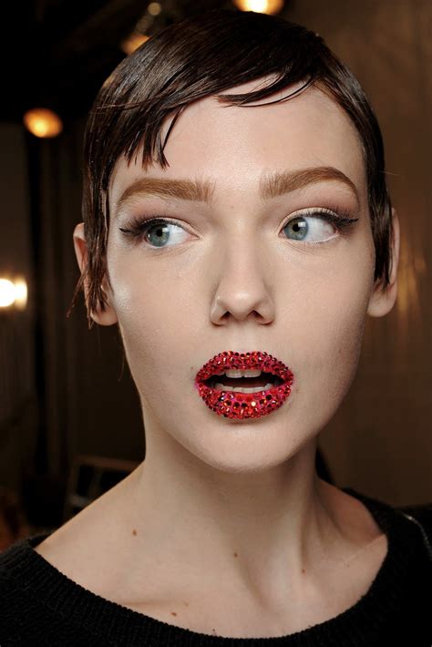 Fashion Show: Крупный план: Christian Dior S/S 2013 Haute Couture