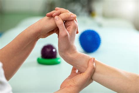 how to treat ganglion cyst at home