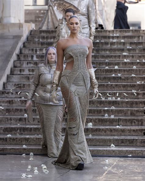 𝕰𝖑𝖎𝖟𝖆𝖇𝖊𝖙𝖍 𝕮𝖆𝖒𝖇𝖆𝖌𝖊 (@ecambage) • Instagram photos and videos