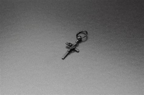 LILITH CROSS PIERCE【BLACK】 | HYDE