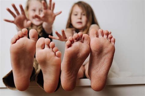 childrens feet measured