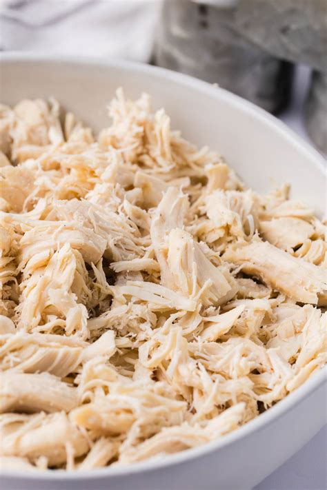 Slow Cooker Shredded Chicken - easydinnerrecipes.com