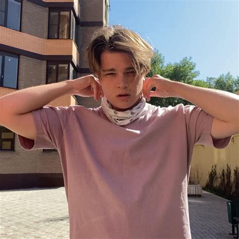 Роберт Гербер: биография блогера и музыканта с TikTok