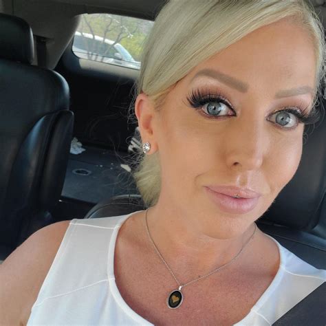 Alura Jenson, talented plus-size female artist - iMedia