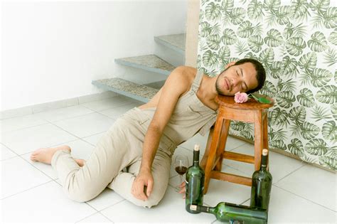 25,331+ Best Free Wine bottles Stock Photos & Images · 100% Royalty