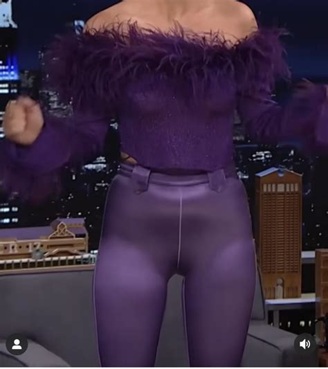 Purple pants that Millie Bobby brown wore on the tonight show : r/findfashion