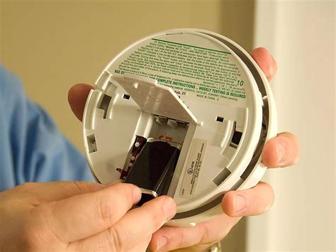 How To Determine If A Smoke Detector Needs A New Battery | Storables