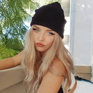 larissa lambert agent manager publicist contact info