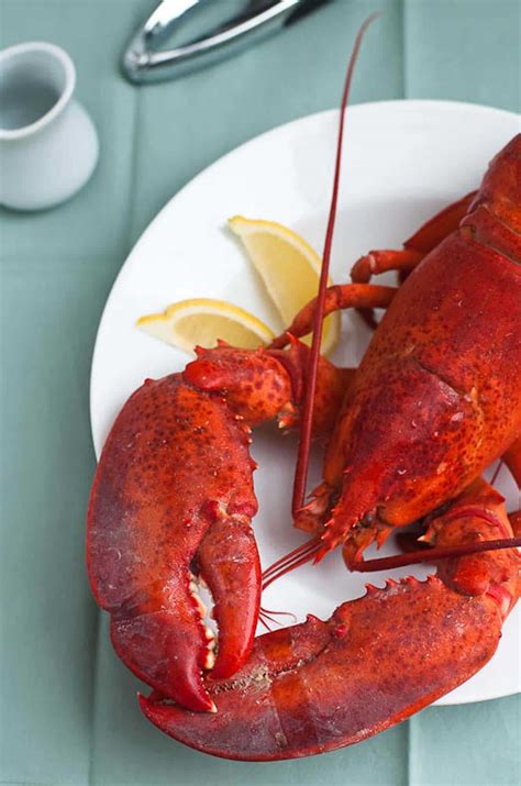 how to eat whole lobster