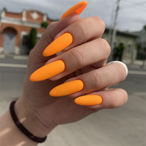 Матовый оранжевый маникюр | Neon acrylic nails, Nail colors, Manicure