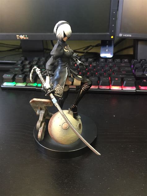 Limited edition 2B figure came in today. It’s pretty cool : r ...