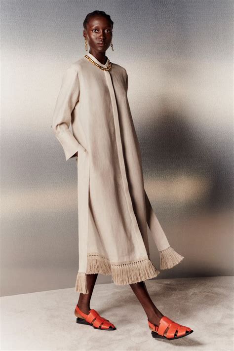 Agnona Spring 2023 Ready-to-Wear Fashion Show | Vogue | How to wear ...