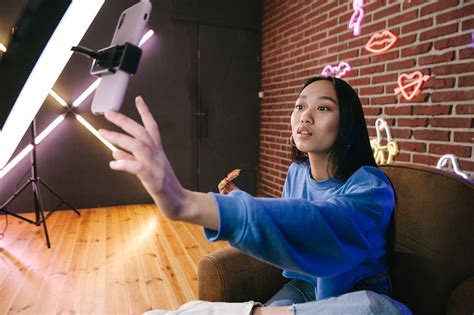 An Influencer’s Guide to working with Brands - Moving Traffic Media