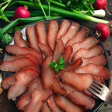 Бастурма: чем известен мясной деликатес и как его готовят