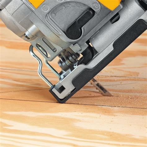 Прободен трион DeWALT DW331K | HomeMax | Oferta.bg