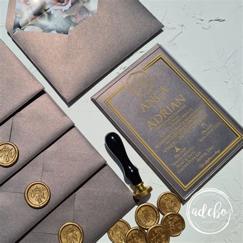 invitatie de nunta plexiglas cenusiu sidefat invitatii pe sticla