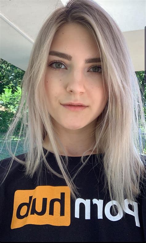 Eva Elfie : r/PrettyGirls