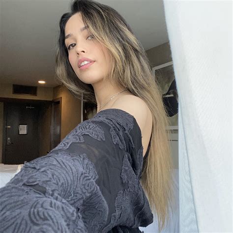Choking the camera : r/Valkyrae_