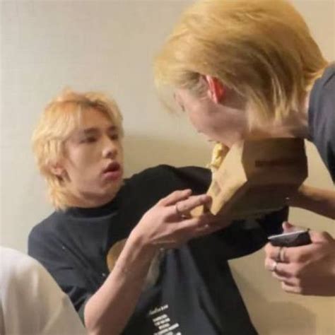 Pin en stray kids | Pecas hermosas, Humor de novio, Pareja estética