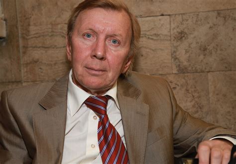 Актёр из фильма "Иван Васильевич меняет профессию" попал в больницу