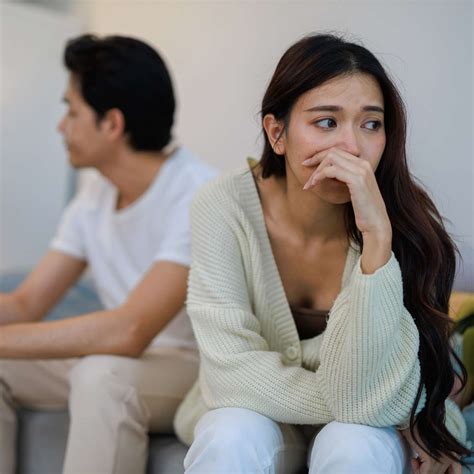 signs emotionally unavailable men 3