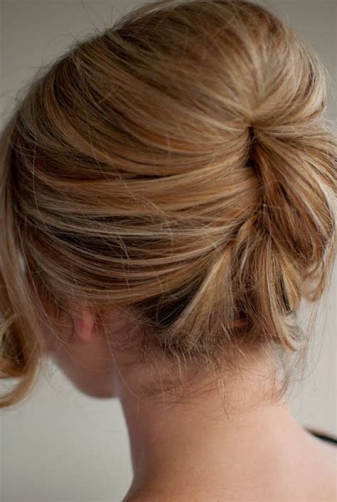 Beautiful Relaxed Beehive Updo - Easy Beehive Hairstyle - Hairstyles Weekly