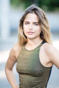 Stephanie Nur: Wiki, Bio, Age, Height, Ethnicity, Family, Husband