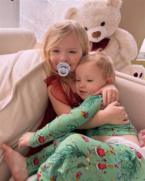 Cece Handley | 23 and ENGAGED 💛 | Instagram