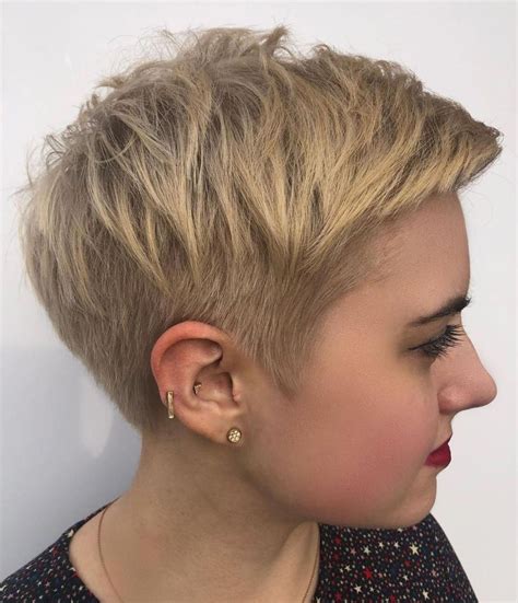 How To Style A Choppy Pixie: Tips For A Messy, Edgy Vibe