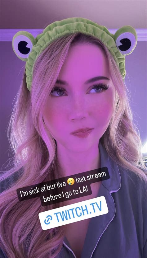 Dizzykitten’s eyes are stunning : r/MoreSexyASMRGirls