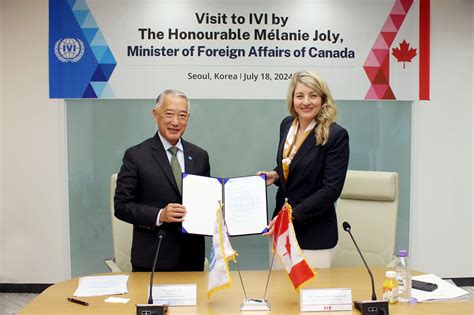 Foreign Affairs Minister Mélanie Joly announces Canada’s intention to