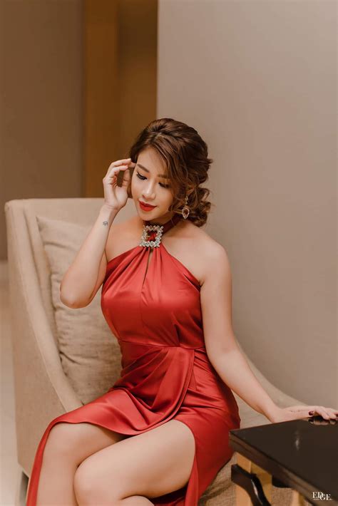 Khin Myat Mon, sexy in red - Myanmar Models DB