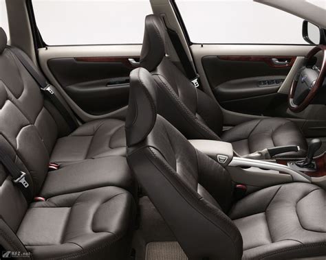 Volvo XC70 Bilder. Kombi mit Allradantrieb aus Schweden - kfz.net