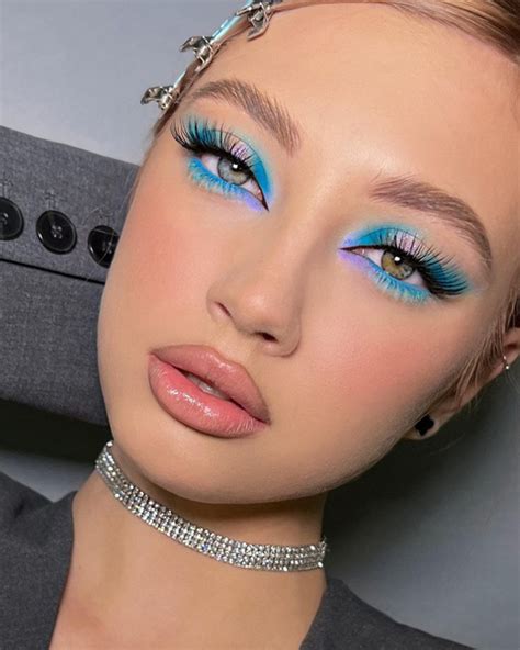 Чем смыть водостойкую тушь: 5 способов, которые работают | theGirl