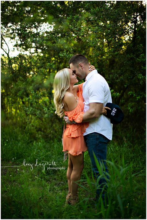 Valerie and Cody are Expecting!! | League City, Texas Family