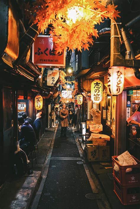 An alleyway in Tokyo http://ift.tt/2pMawPy | Japan photography, Japan