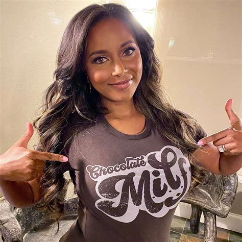 These thick and busty sluts need such a hard rough pounding 🤤 which of