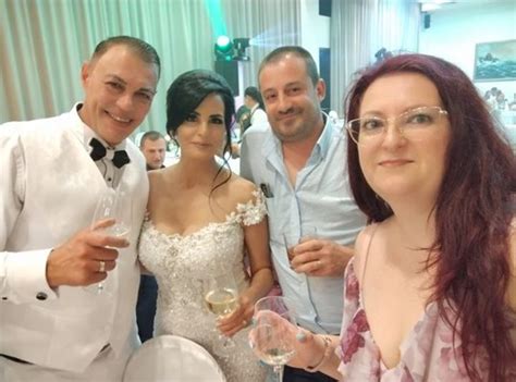 ДесиСлава пя БЕЗ СУТИЕН на сватбата на диджей Теди Джорджо (СНИМКИ)