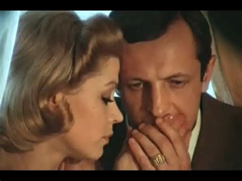 Ромуальдас Раманаускас и Лилита Озолиня в фильме "Долгая дорога в дюнах ...