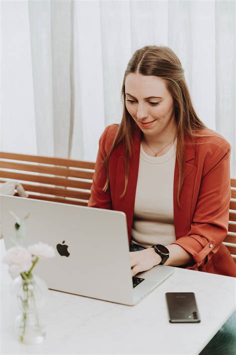 Anna Proprentner - Pinterest & Social Media Managerin