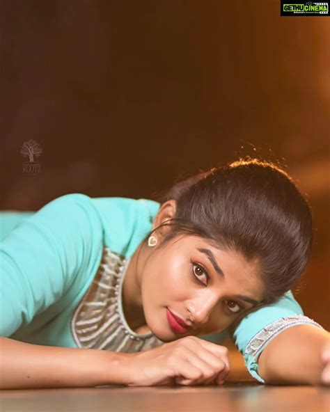 sheela rajkumar instagram   mentions outfit