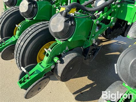 2018 John Deere 1775NT ExactEmerge 16R30 Planter | Agriculture | BigIron