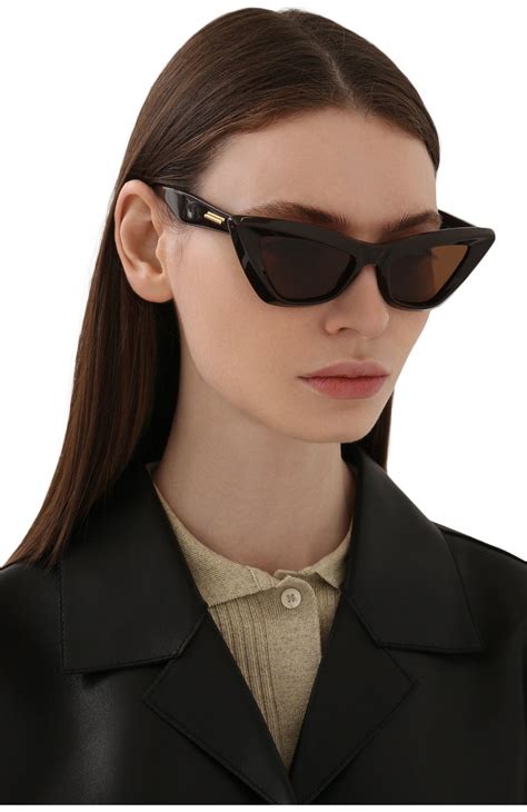Женские темно-коричневые солнцезащитные очки BOTTEGA VENETA купить в ...