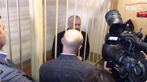 VL.ru - Фрунзенский суд вынес приговор Олегу Шишову - YouTube