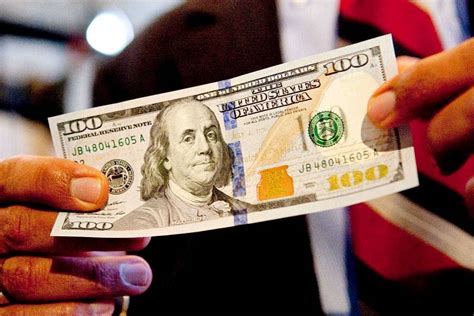 Зачем США хотят отказаться от 100-долларовых банкнот