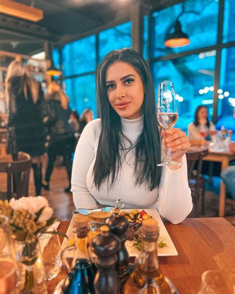 Jojkárka Ježová s plačom o detailoch sexuálneho násilia: Ako ma ...