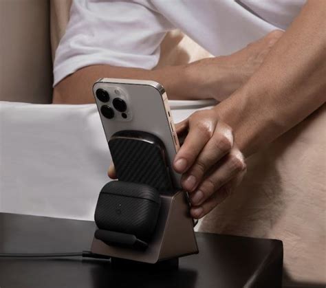 PITAKA MagEZ Slider Review: The Most Unique Charging Device?